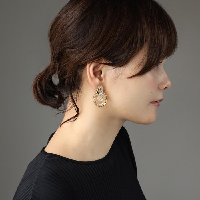jouer avec moa?（ジュエ・アヴェック・モア？）ハンドメイド 樹脂 ピアス イヤリング 「光の輪」/ レディース レジン アクセサリー 結婚式 ブライダルの画像