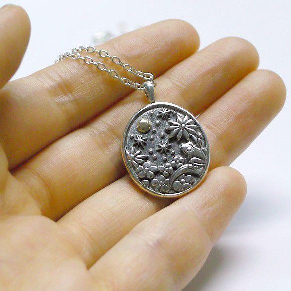 moge（モゲ） 手作りシルバーアクセサリー 同じ月を見てた―カエル