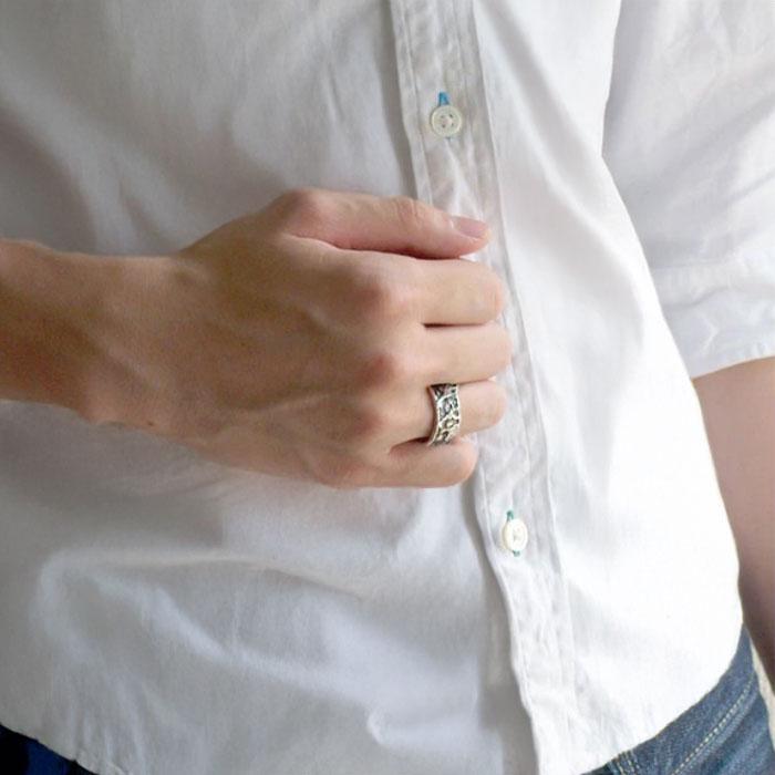 moge（モゲ） シルバーアクセサリー 月の思い出 ―キリン― シルバー