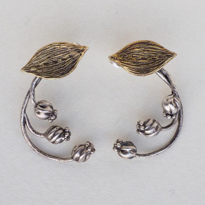 sasakihitomi アクセサリー作家・佐々木ひとみ すずらん ピアス 真鍮 
