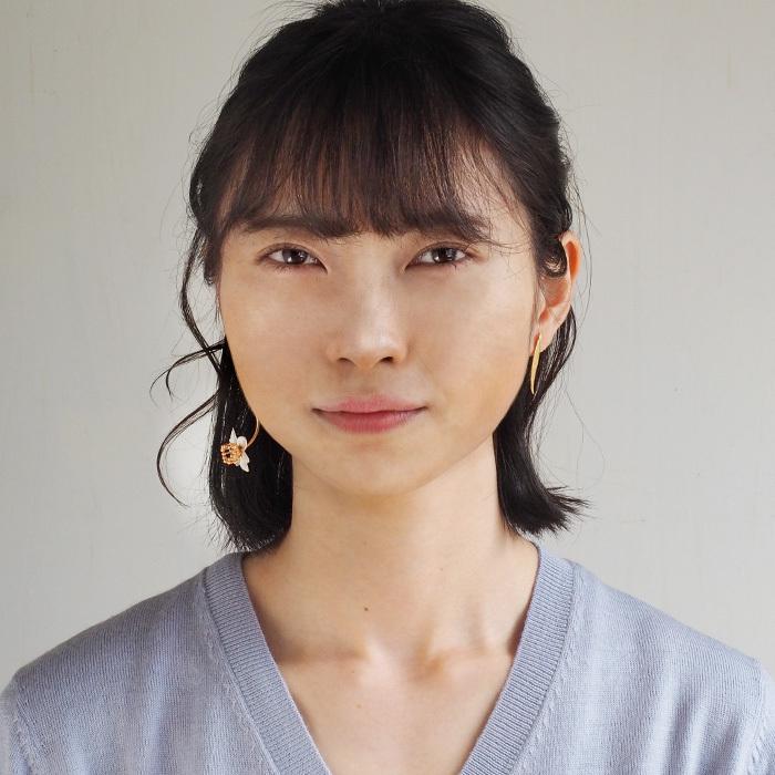 sasakihitomi(ササキヒトミ) すいせんのピアス アシンメトリー 