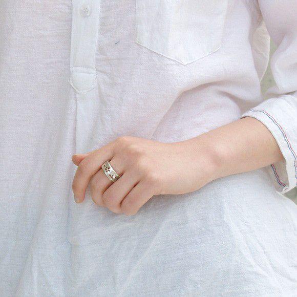 エス 和柄アクセサリー作家・三浦砂織 霞桜（かすみさくら）平打ち