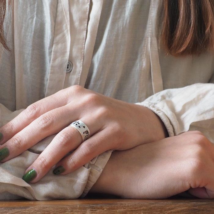 エス 和柄 アクセサリー 霞桜×猫 平打ちリング 透かし彫 8mm幅