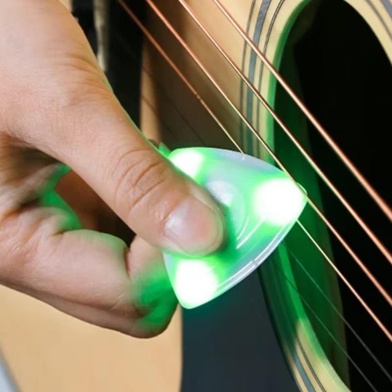 光るピック LED内蔵ピック トライアングルタイプ(おむすび型) : 趣味の