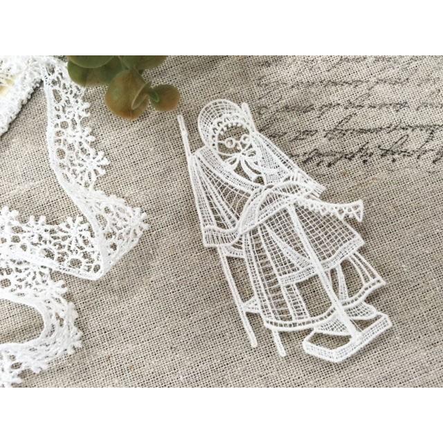 Crea◇スイスレースモチーフ レースを編む婦人2 : Crea(クリエ