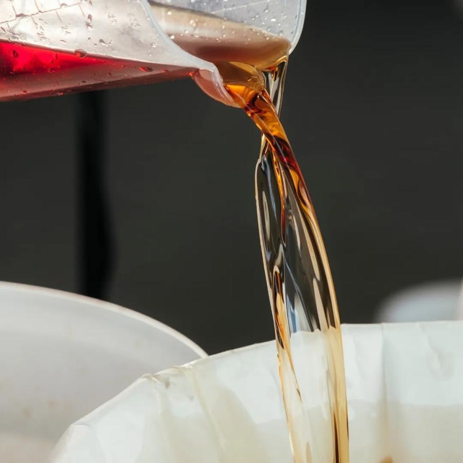 門外不出の コラトゥーラ 100ml Colatura d'acciughe イタリア シチリア産 魚醤 カタクチイワシ イタリアン 発酵 調味料 |  | 01