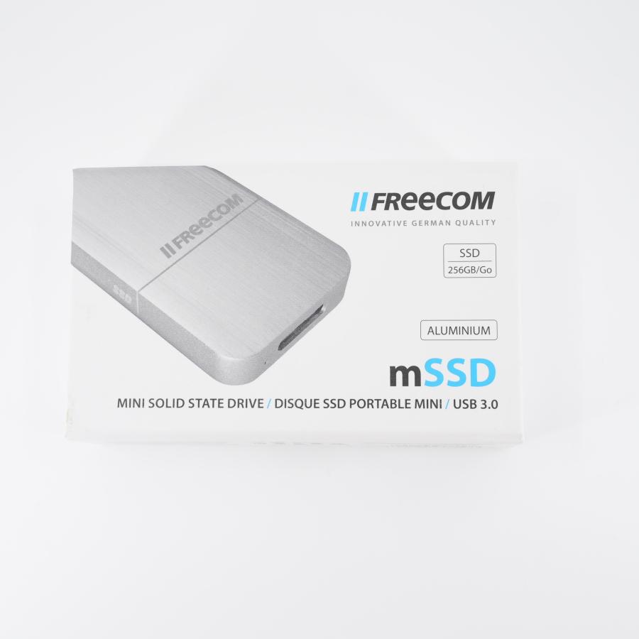 【美品】ポータブルSSD 256GB USB3.0 アルミニウム筐体 Freecom フリーコム シルバー 高速転送 スタイリッシュ 高級感 | フリーコム | 01