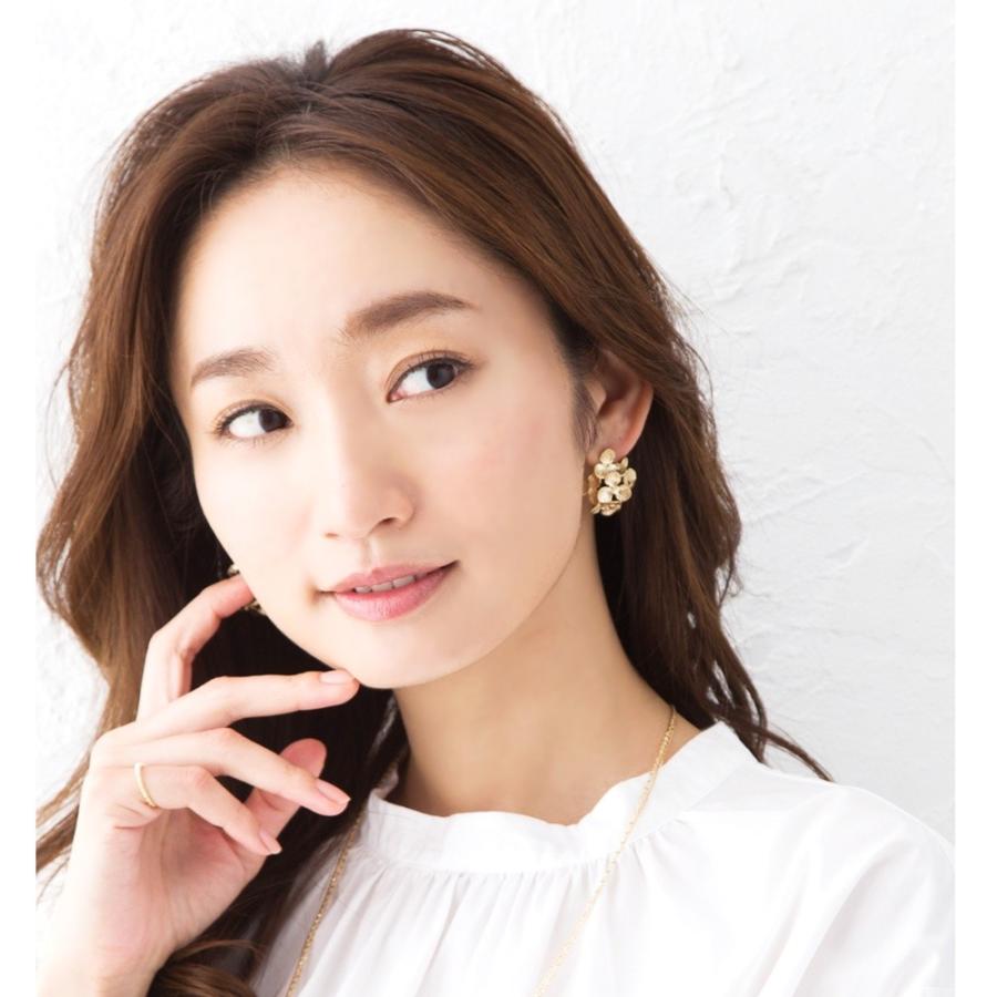 ピアス イヤリング フラワーモチーフ 花びら 清楚 ゴールド シルバー 結婚式 お呼ばれ シンプル 大人 カジュアルゆうパケット送料無料 Cream Dot 通販 Paypayモール