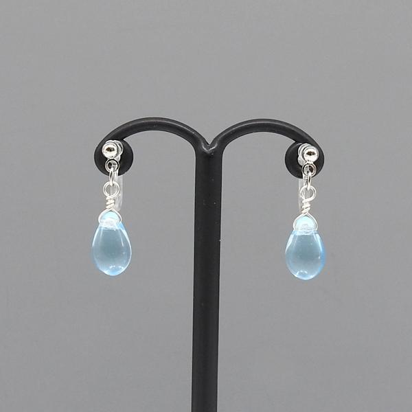 L'ange（ランジュ） ノンホールピアス 樹脂 水色 雫 イヤリング アクア