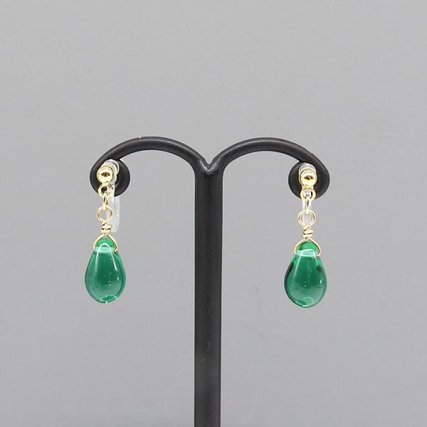 ハンドメイド 透明緑色 ティーポットイヤリング ハンドメイド 透明緑色 ティーポットイヤリング ハンドメイド