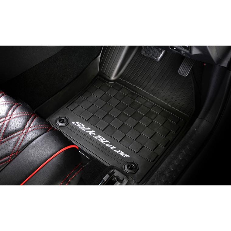 ケースペック Silkblaze シルクブレイズ Sb Rfm Chr Sb Lt Chr 3dラバーフロアマット4p 3dラゲージトレイ1pセット Zyx10 Ngx50 C Hr用 クレールオンラインショップ 通販 Paypayモール