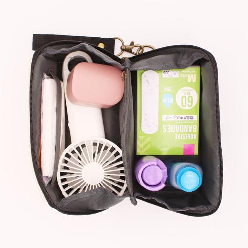 ペルシード ポーチ カラー: ブラック 化粧品 ガジェット類 趣味小物  脱着可持ち手付 フェイクレザー 帆布 ファスナー | ペルシード | 01