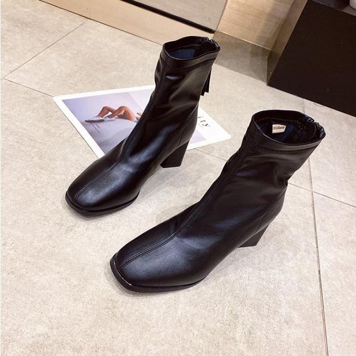 割引クーポン ショートブーツ レディース 秋冬新作 疲れない 歩きやすい スエード ローヒール ショート 靴 厚底 シューズ 黒 ブーティー カラー ブラック Turningheadskennel Com