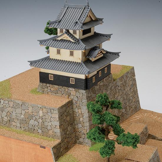 ウッディジョー 木製模型　羽黒山五重塔 1/75 （代引不可）｜cresco