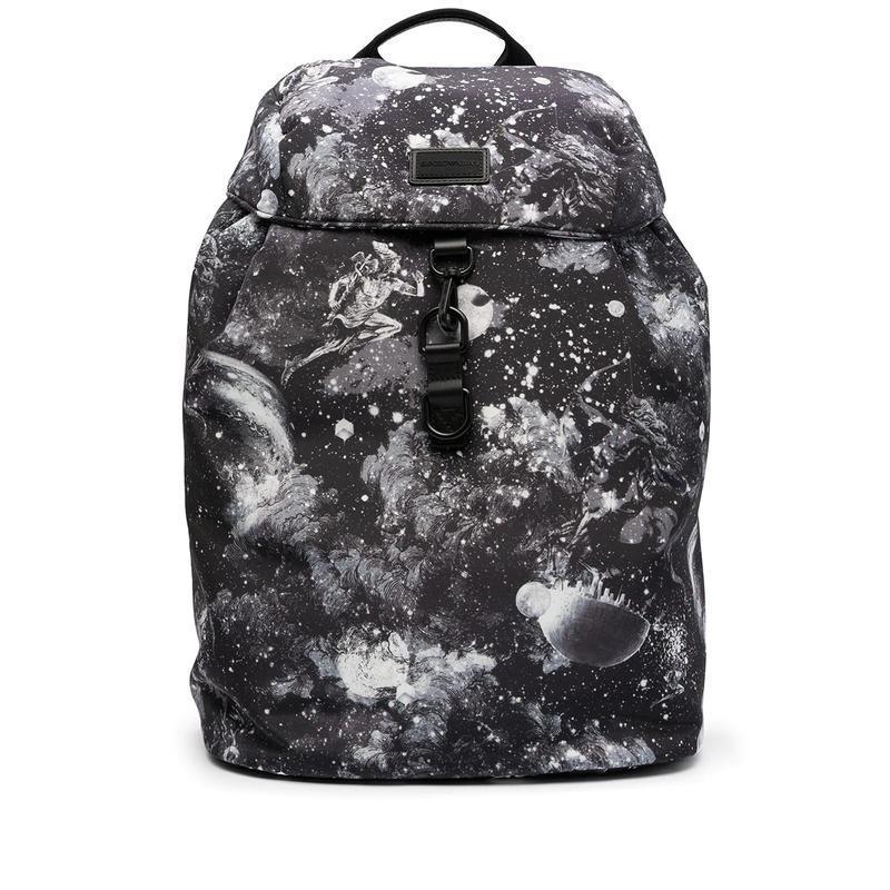 新作入荷 Armani Armani バックパック デイパック バックパック Emporio リュックサック リュックサック デイパック ならショッピング ランキングや口コミも豊富なネット通販 更にお得なpaypay残高も スマホアプリも充実で毎日どこからでも気になる