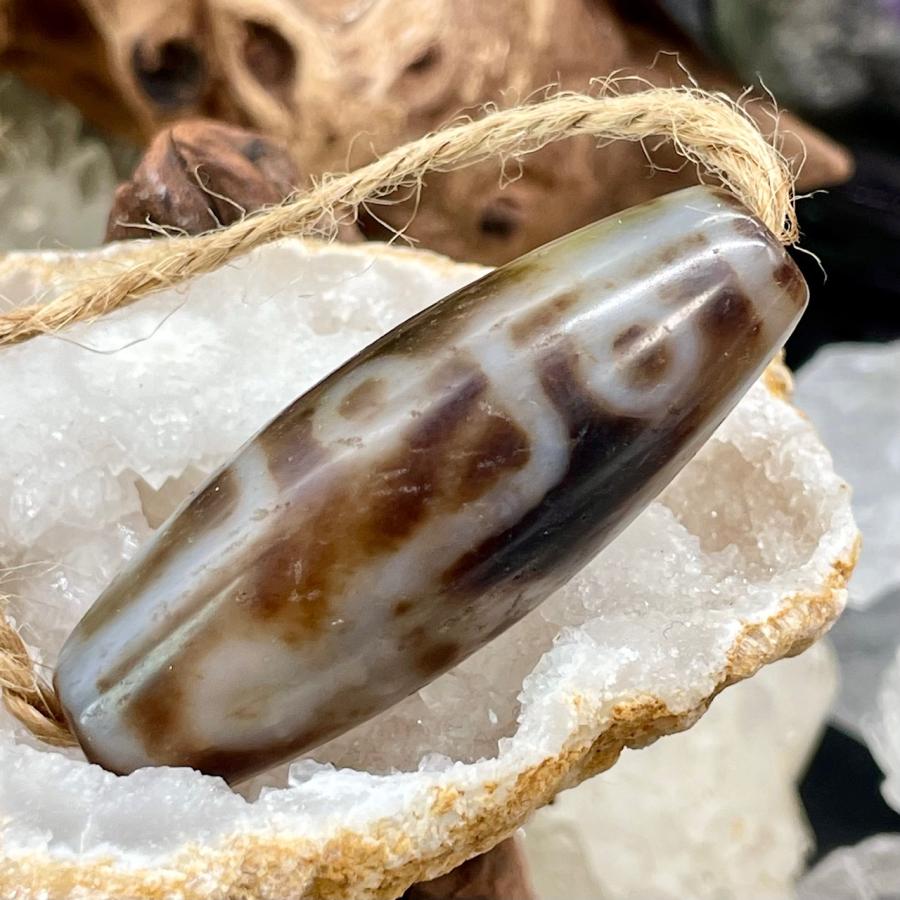 九眼天珠 原石 s795 老礦天珠 ジービーズ チベット瑪瑙 護符 45.6mm