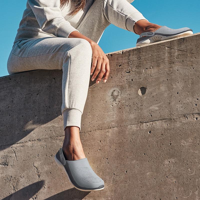 crocs クロックス CROCS サンダル メンズ レディース ライト crocs クロックス CROCS サンダル メンズ レディース ライト