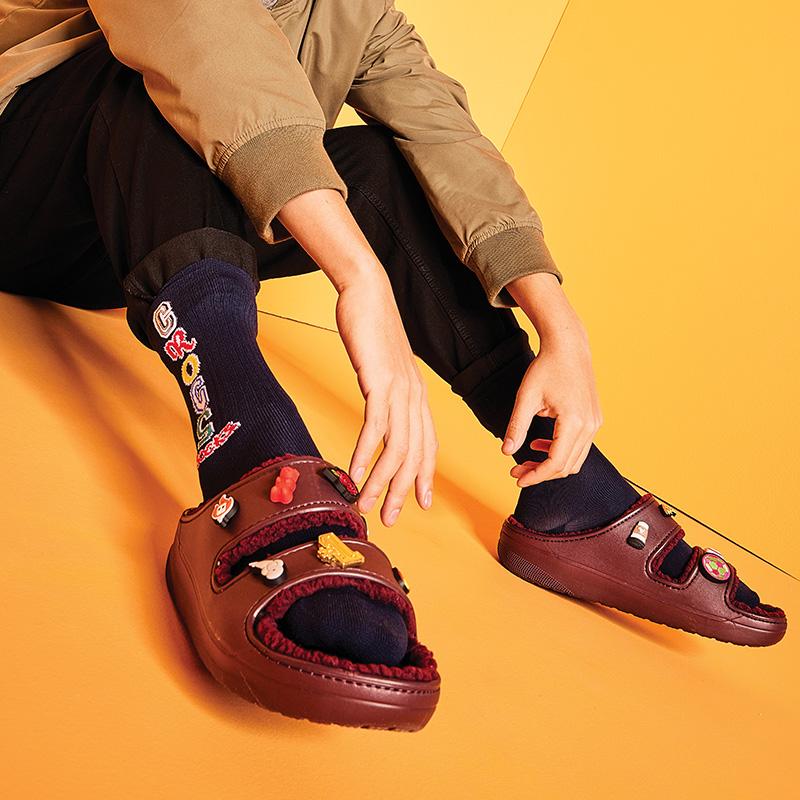 クロックス crocs クラシック コージー サンダル classic cozzzy sandal メンズ レディース 男性 女性 サンダル シューズ ボア 秋冬 クロックス crocs クラシック コージー サンダル classic cozzzy sandal メンズ レディース 男性 女性 サンダル シューズ ボア 秋冬