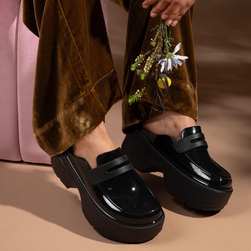 crocs クロックス サンダル CROCS ストンプ ハイ シャイン crocs クロックス サンダル CROCS ストンプ ハイ シャイン