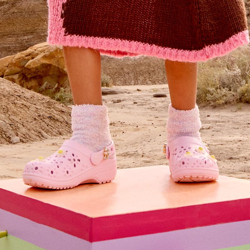 クロックス キッズ CROCS サンダル シューズ クラシック フローラル カット アウト クロッグ K 子供用 ガール サボ 花柄 210943[C] | crocs | 03