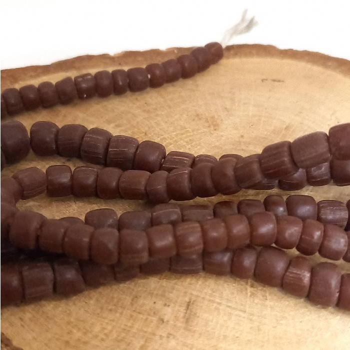 B-140 ガラスビーズ スリガラス ブラウン 1連約120粒以上 オールド感 アクセサリー 材料 パーツ |  | 01