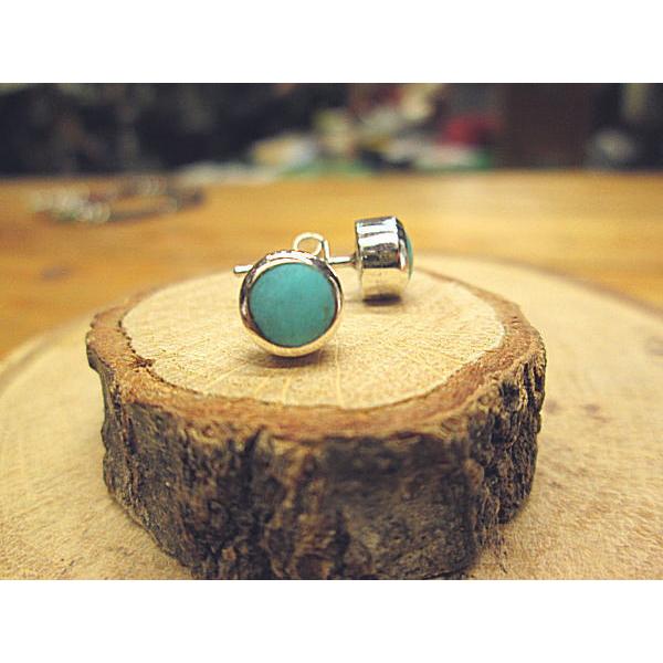 ターコイズピアス スタッド イミテーションターコイズ 土台all Silver925 メール便OK ハンドメイド インディアンスタイル ギフト ホワイトデー プレゼント |  | 02