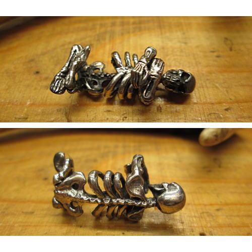 スカル 骸骨 ドクロ 抱っこちゃん Silver925 面白個性的 結構リアル/いや本物見たことあるわけではないけれど… |  | 01