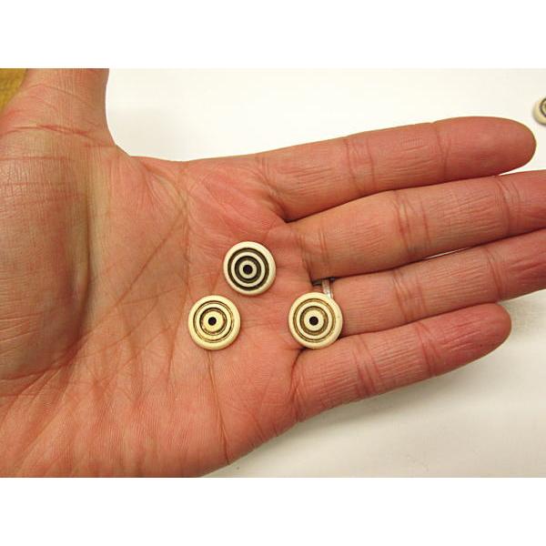 円盤ボーンビーズ 平たいタイプ骨 数量1で10個入り パーツ 材料 白 アクセサリー　本物　天然 |  | 03