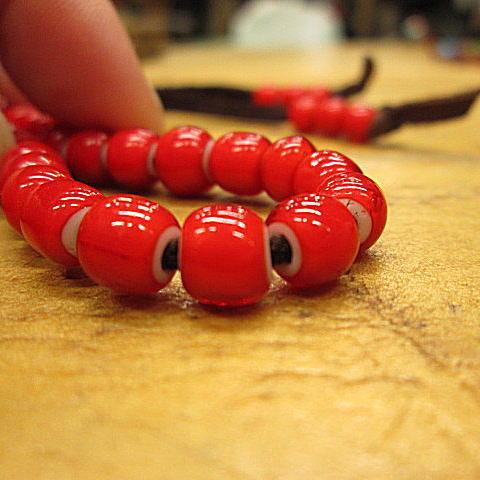 ホワイトハートブレスレットビーズ  1800円(税別) 《赤》ホワイトハート ガラス ビーズ ネイティブアメリカン アクセサリー /エスニック/インディアン/ネイテ… |  | 01