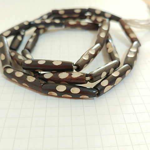 BB-11 ボーンビーズ 骨 パイプ ドット柄1連売り 1連1000円(税別) 焦げ茶色染め ブラウン パーツ アクセサリー ビーズ クラフト |  | 01