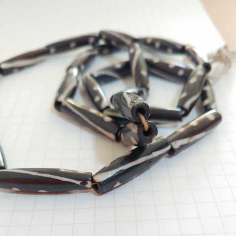 BB-14 ボーンビーズ 骨 パイプ ドット柄1連売り 1連1000円(税別) 焦げ茶色染め ブラウン パーツ アクセサリー ビーズ クラフト |  | 01