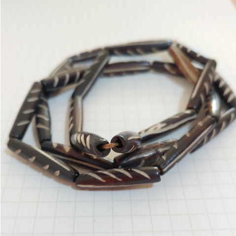 BB-18 ボーンビーズ 骨 パイプ1連売り 1連1000円(税別) 焦げ茶色染め ブラウン パーツ アクセサリー ビーズ クラフト |  | 01