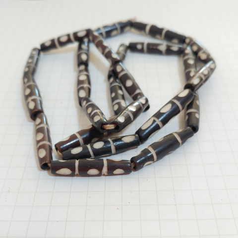 BB-20 ボーンビーズ 骨 パイプ ドット柄1連売り 1連1000円(税別) 焦げ茶色染め ブラウン パーツ アクセサリー ビーズ クラフト |  | 01