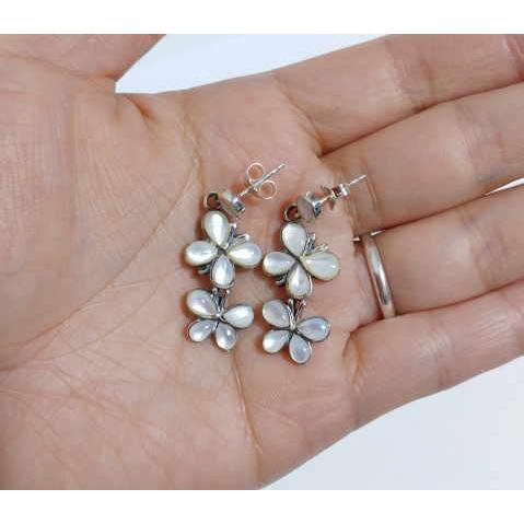 p-5　蝶々*バタフライ*ピアスSilver925 ペア売り ホワイト シェル カジュアル インディアン エスニック ボヘミアン好きな方へ メンズ レディース ギフト プレ… |  | 02