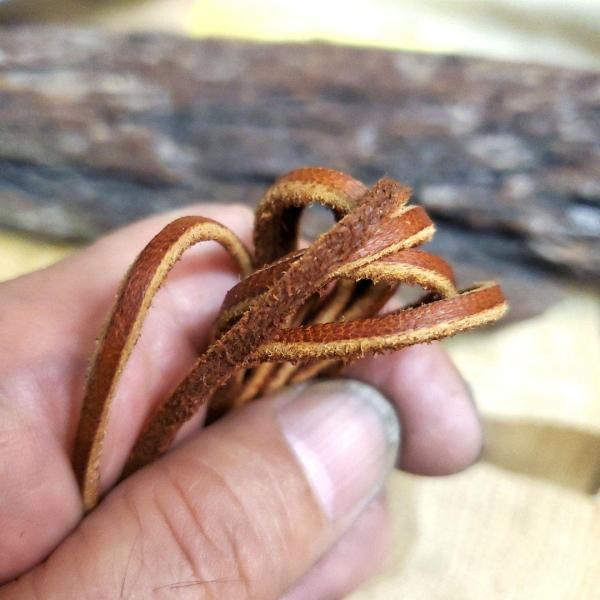 エルク鹿ひも 鹿革紐 鹿ひも 革 紐 キャメル濃いめ 天然 140cm以上 スキン /クラフト/材料/革/ゴローズ カスタムに : CROSS ...