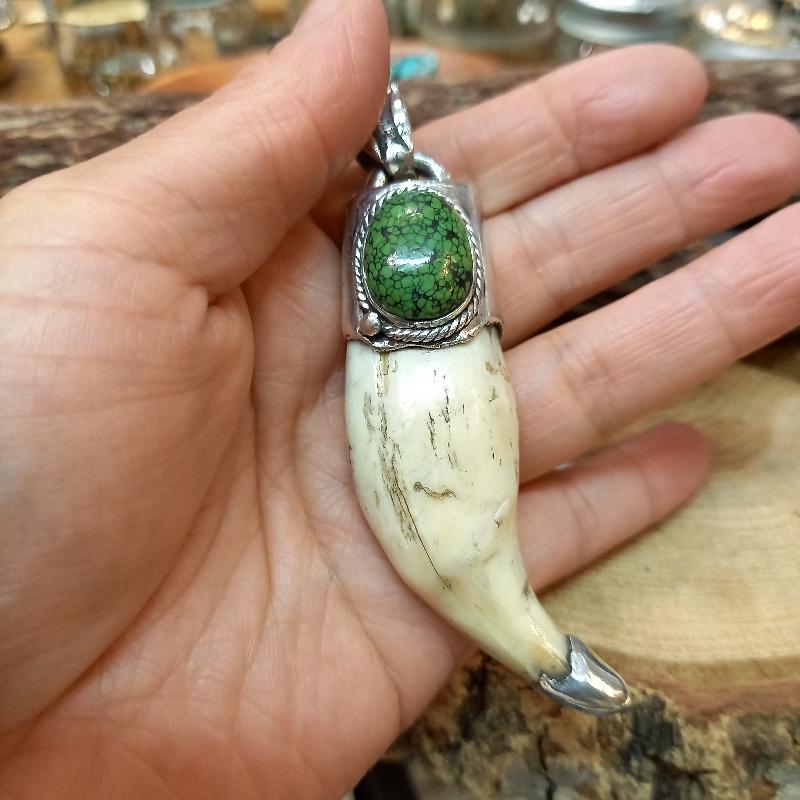 rym-16 熊牙 ターコイズ ペンダント 一点物 ネックレス ハンドメイド アクセサリー 男女兼用 ゲテモノ インディアンジュエリー |  | 03