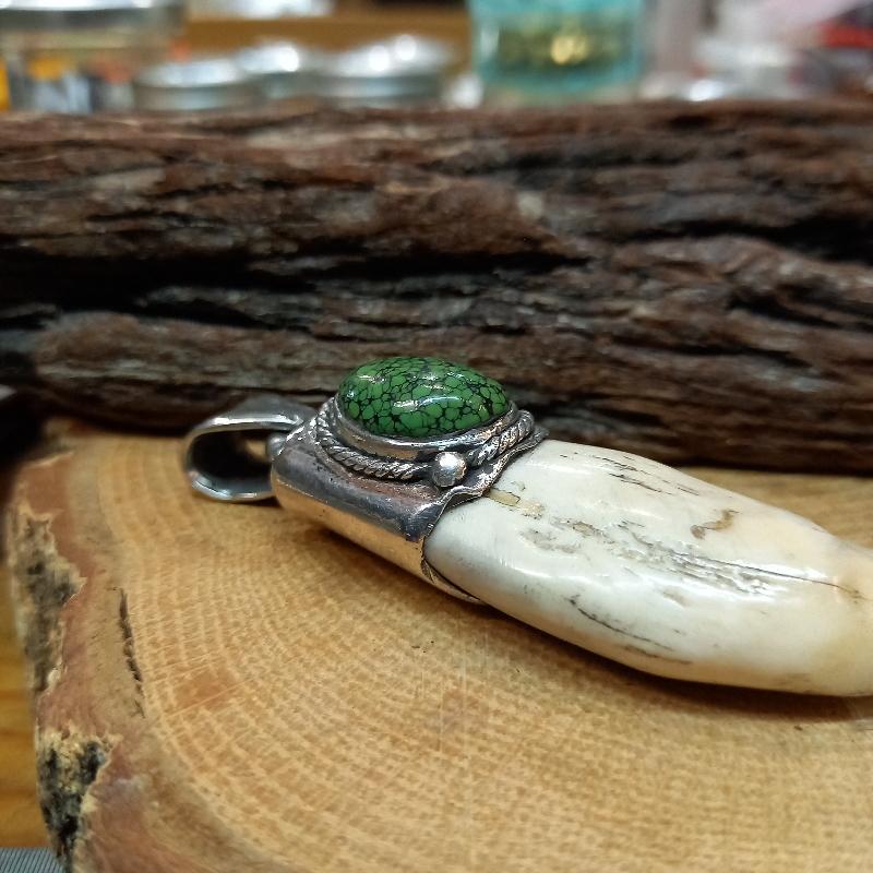 rym-16 熊牙 ターコイズ ペンダント 一点物 ネックレス ハンドメイド アクセサリー 男女兼用 ゲテモノ インディアンジュエリー |  | 04