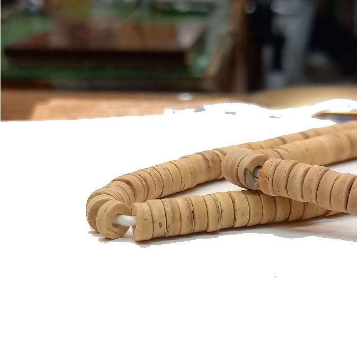 rym-50 ココナッツビーズ ベージュ タイヤ型１連から購入OK アクセサリー材料 クラフト ハンドメイド |  | 02