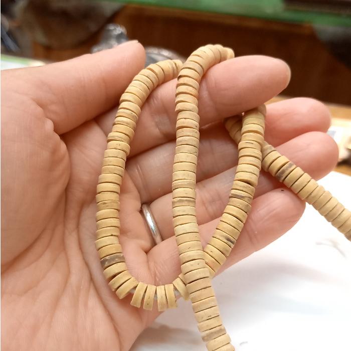 rym-50 ココナッツビーズ ベージュ タイヤ型１連から購入OK アクセサリー材料 クラフト ハンドメイド |  | 03