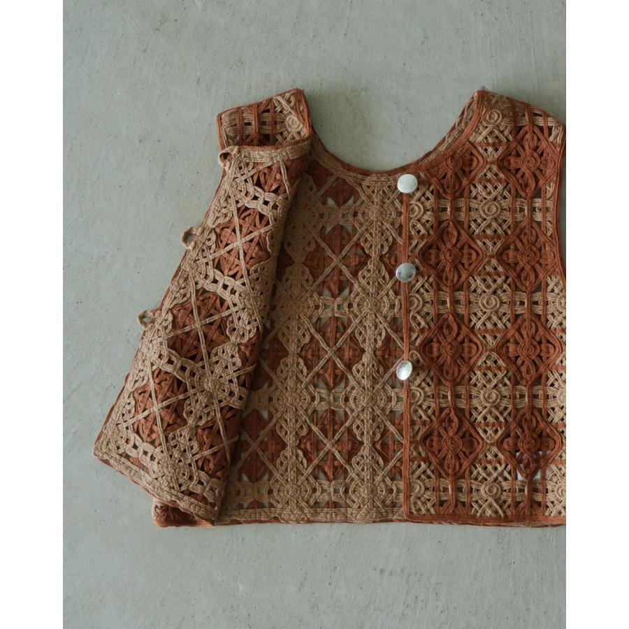 期間限定ポイント10倍！ ジョイスアディッド JOICEADDED 刺繍ベスト レディース Embroiderded Vest J261SVT02の画像