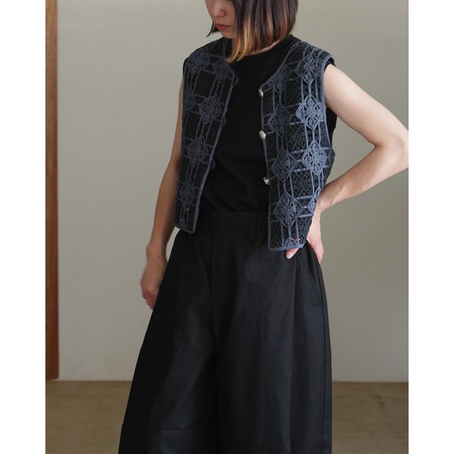 期間限定ポイント10倍！ ジョイスアディッド JOICEADDED 刺繍ベスト レディース Embroiderded Vest J261SVT02の画像
