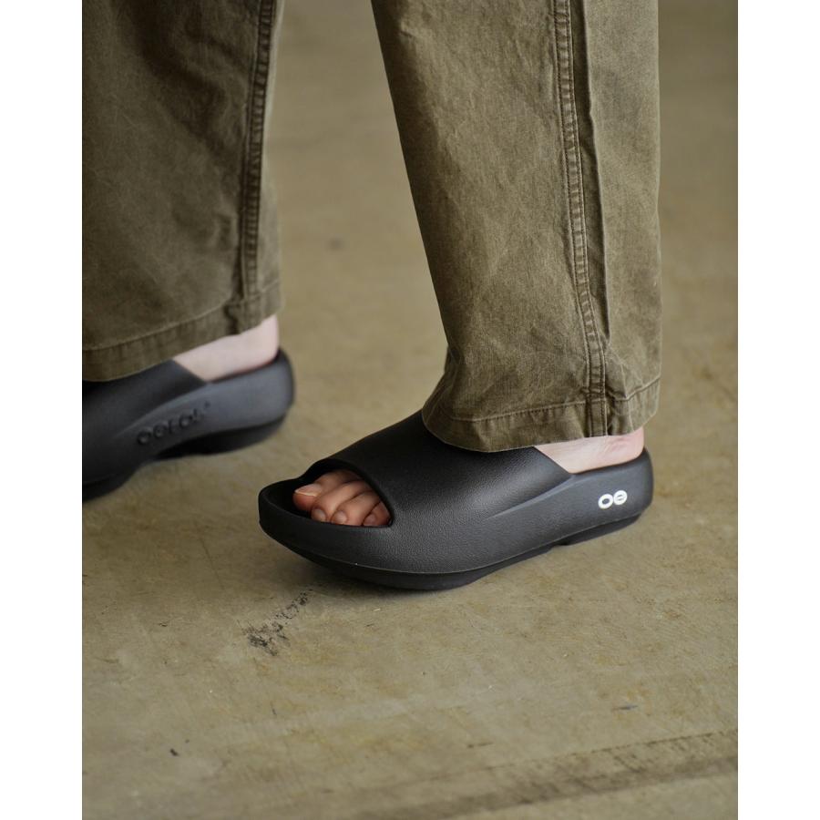 OOFOS（ウーフォス） OOFOS OOahh PLUS 厚底 スライドサンダル ユニ
