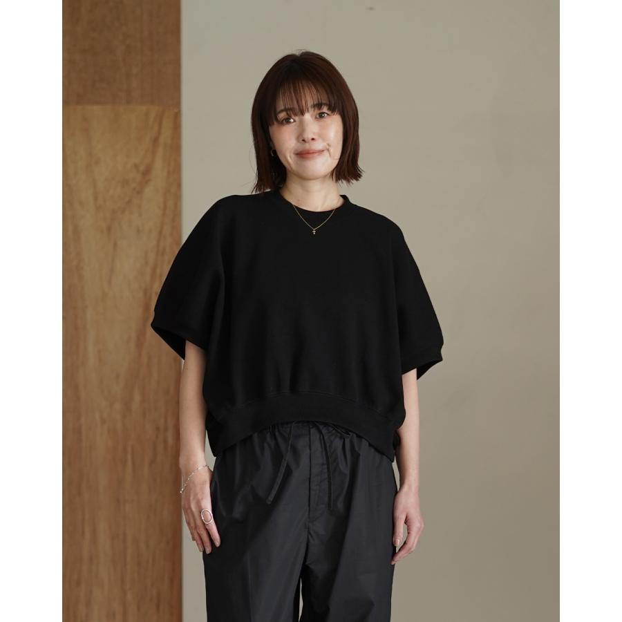お値下げ！SACRA サクラ　新作　五分丈袖Tシャツ　黒 SACRA（サクラ） tシャツ 「SACRA」ハーフスリーブ クロップド