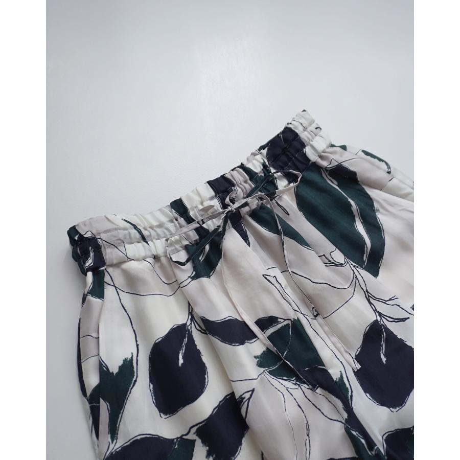 SACRA（サクラ） ワイドパンツ モダン リーフ パンツ レディース