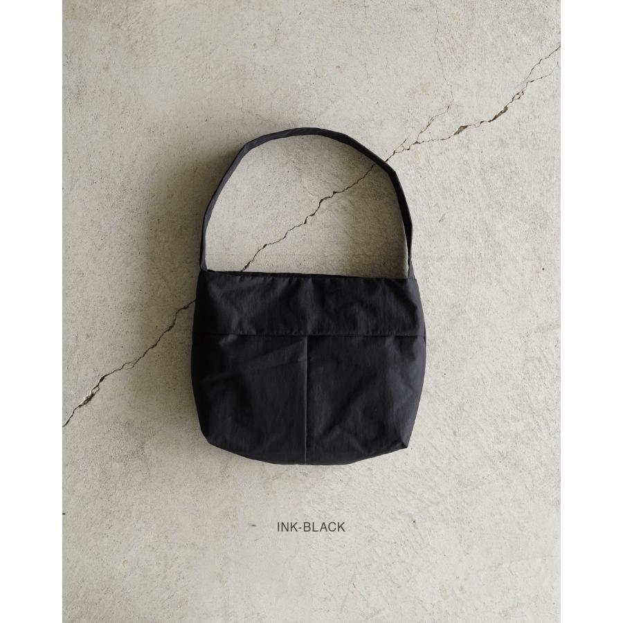 スティルバイハンド STILL BY HAND パッデッドクロスボディバッグ