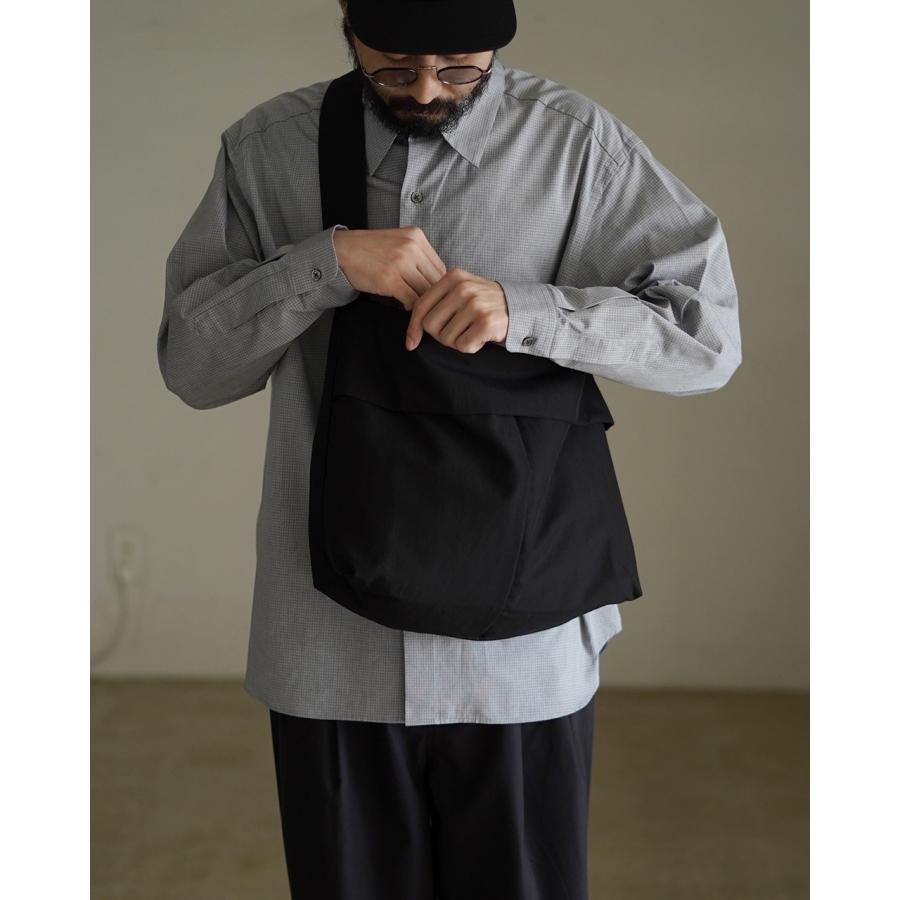 スティルバイハンド STILL BY HAND パッデッドクロスボディバッグ