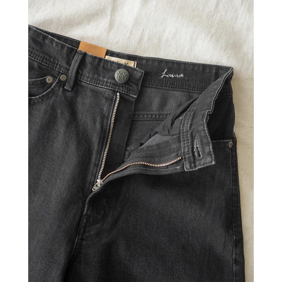 美品⭐︎ YANUK LAURA カーブテーパードパンツ　CUG 21 カーブテーパード 