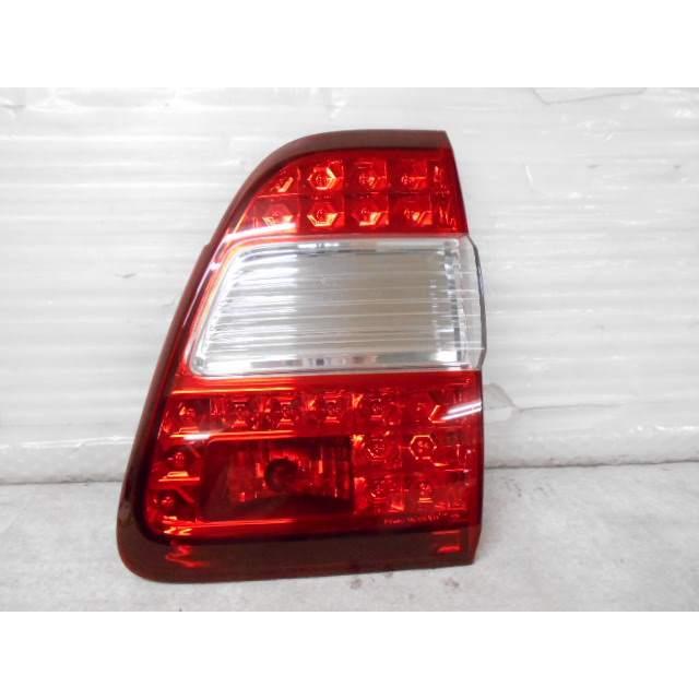 ランドクルーザー GH-UZJ100W 右テールランプ 81580-60141 ランドクルーザー GH-UZJ100W 右テールランプ 81580-60141