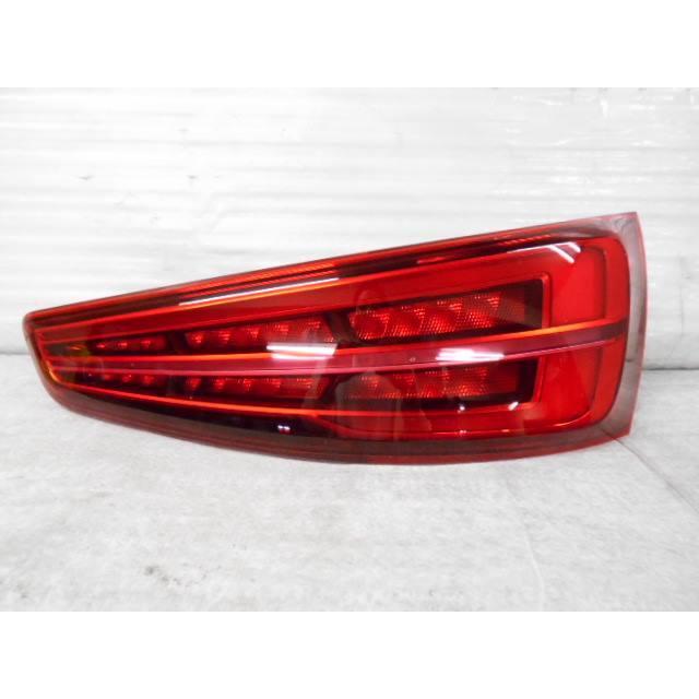 アウディ Q3 ABA-8UCZD 右テールランプ 8U0 945 094N 316942 