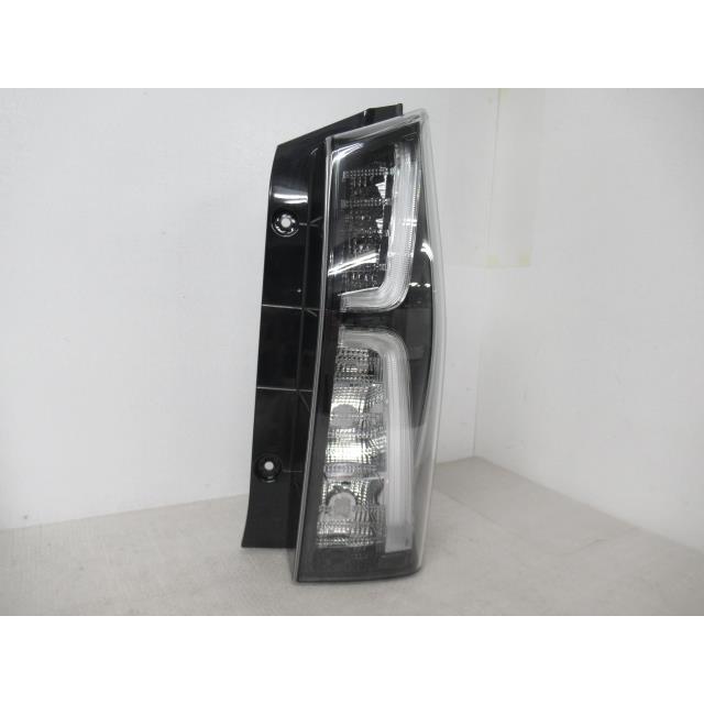 美品！テールランプ タントLA650S 81551-B2440 タント 5BA-LA650S 右テールランプ 81551-B2440 341736 : クラウン2号